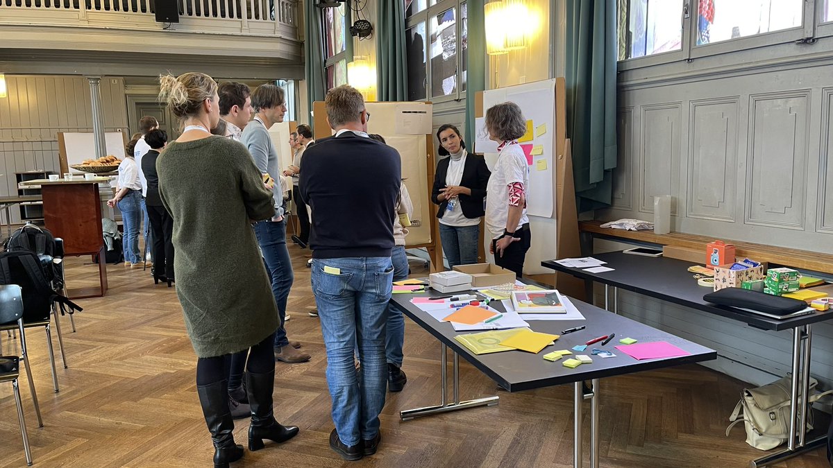 barbarajosef's tweet image. Full House am ersten nationalen Symposium on Data-Driven-Approaches im #PROGR 
Spannend, wenn MedizinerInnen mit DatenexpertInnen zusammenkommen um neue Wege im Gesundheitsbereich zu begehen. #bitstobreakthroughs