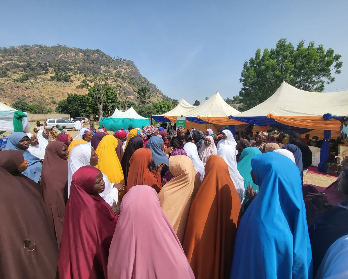 AisaAkapson's tweet photo. MEDA Nigeria Women Empowerment and Youth Entrepreneurship (NigeriaWAY) Project Closeout. Dass LGA clients showing appreciation to MEDA and Global Affairs Canada 🇨🇦 

#MEDANigeriaWAYCloseout
#MEDANigeriaWAY https://t.co/ANEBqffKKS
