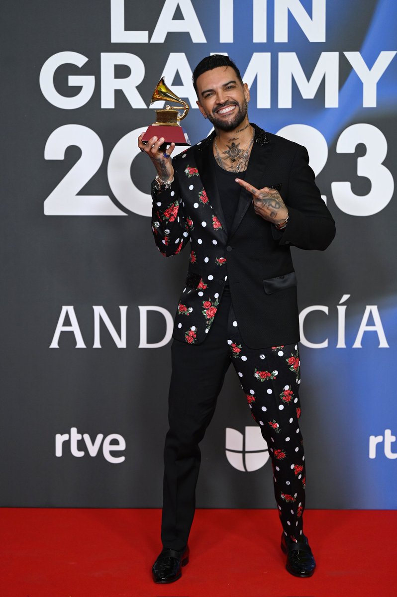 Skratc's tweet photo. SEVILLE, SPAIN - NOVEMBER 16: Luis Fernando Borjas poses with the award for Best contemporary tropical album during The 24th Annual Latin Grammy Awards on November 16, 2023 in Seville, Spain. (Photo by Borja B. Hojas/Getty Images for Latin Recording Academy) #LatinGRAMMY https://t.co/9TJXwvphdB
