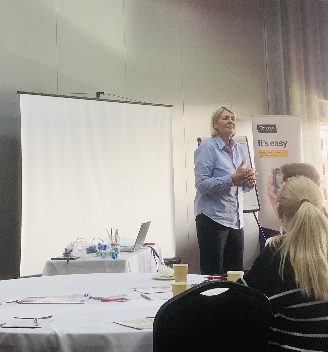 LisCummings1's tweet photo. @WalsallFC_ this morning for Reporting Spirometry training with @Pointsixt #PrimaryCare #EarlyAndAccurateDiagnosis #ObjectiveTesting #Asthma #COPD https://t.co/X9ksepj6hA