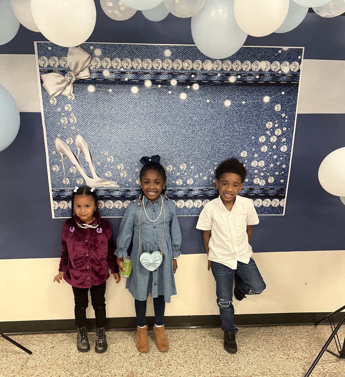 MrsQJackson's tweet photo. Our Denim &amp; Pearls Dance was a huge success @OrrsElementary 💃🏽 S/O to 
Ms. Phillips &amp; the Kindergarten Team for planning this fun occasion for our aviators &amp; families✈️💕! Building relationships one event at a time✨
#extraORRdinary https://t.co/YpcfQhMY9F