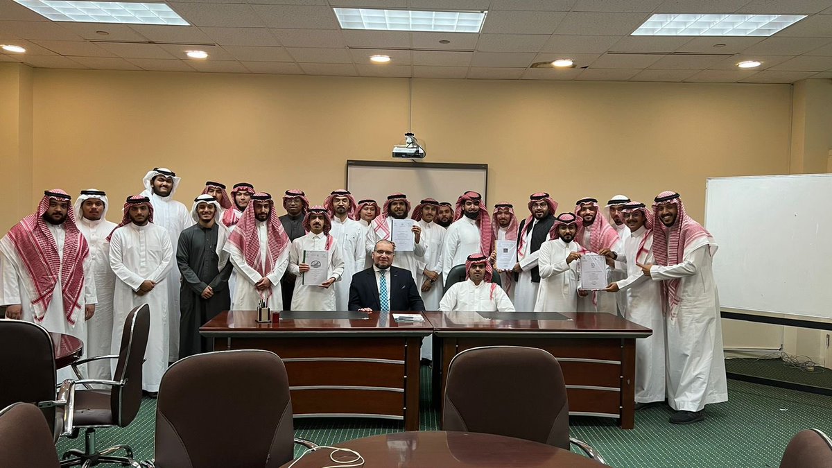 yoyo2sb's tweet photo. الحمدلله اتخرجنا🤍🎓. https://t.co/ewA4S4nLeG