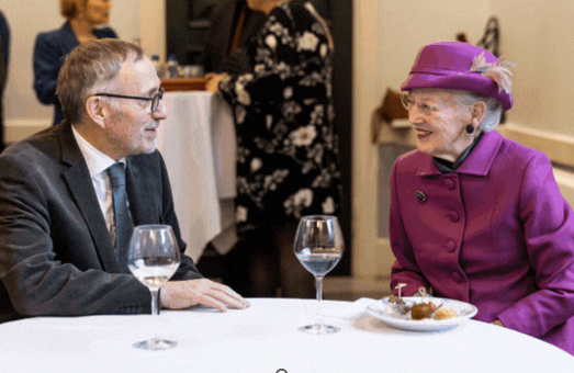 NNF Center for Basic Metabolic Research (CBMR) (@metabolcenter) on Twitter photo One week ago, Professor <a href="/Thue_Schwartz/">Thue W Schwartz</a> had an audience with HM the Queen after he was awarded the UCPH Innovation Prize. š
If thereās someone who understands the innovation mindset, itās Thue! A founding member of CBMR, Professor Thue Schwartz is a pioneering fundamental One week ago, Professor <a href="/Thue_Schwartz/">Thue W Schwartz</a> had an audience with HM the Queen after he was awarded the UCPH Innovation Prize. š
If thereās someone who understands the innovation mindset, itās Thue! A founding member of CBMR, Professor Thue Schwartz is a pioneering fundamental