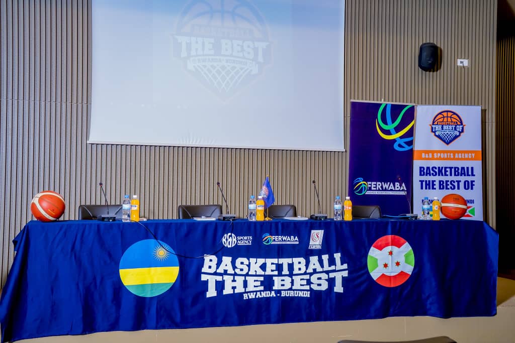 AgasekeTv's tweet photo. L'organisation de ce match aller n'engage pas seulement la @laFEBABU , le côté rwandais est aussi impliqué. Le rwandais @benjamingicumbi , journaliste à @bbfmumwezi , rodé du domaine du sport, est déjà arrivé. D'autres sont attendus au #Burundi ce 26/11 . @bbagency_rw @ferwabaRW https://t.co/ceu889XWBk