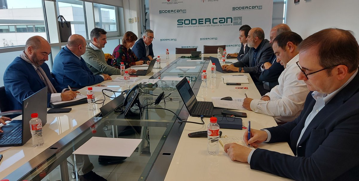 Sodercan's tweet photo. Retomamos las reuniones con los #clústeres de #Cantabria para analizar la situación de cada sector, poner en común perspectivas y problemáticas, buscar sinergias y promover su cooperación como estrategia para mejorar la competitividad de nuestras #pymes https://t.co/jRZ7IzhpM3