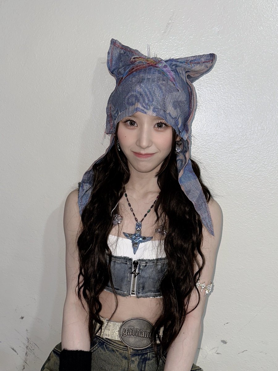 official_artms's tweet photo. ┌──────────┐
│⌕ 전│
└──────────┘
연관 검색어
↳ 전희진
↳ 전희진 초미녀
↳ 전희진 231117 #뮤직뱅크 무대
↳ 전희진 오늘 완전 희냥이🐰🐱

#ARTMS
#HeeJin #희진
#K #Algorithm #OURII https://t.co/cD5fk9t3vK