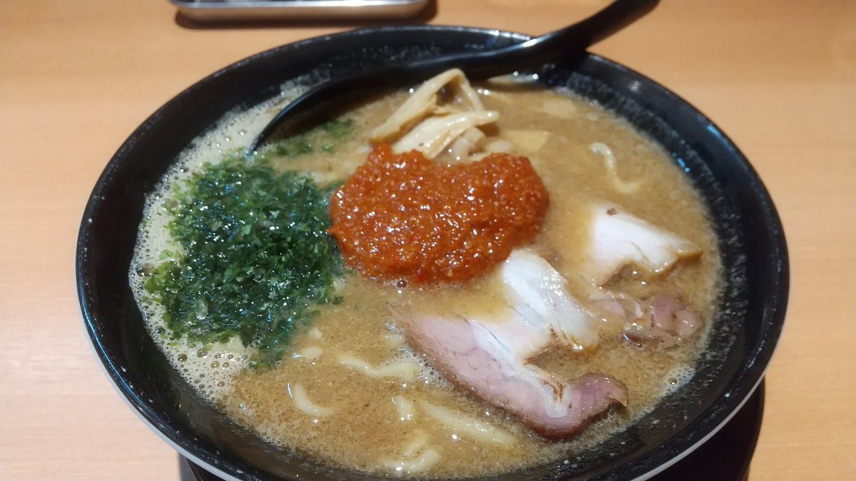 PINECON09303231's tweet photo. 新幹線のガード真下で、新幹線が走る走行音を聞きながら、、、

#無意識らぁめん https://t.co/EV5re8QoNF