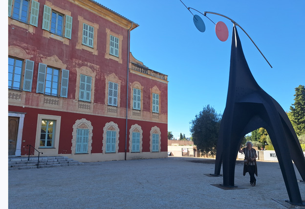 ToosvanHolstein's tweet photo. Nice, mijn 2e woonplek. Nissa la Bella, in het Niçoise dialect. Klopt helemaal! Parijs in 't klein op z'n Italiaans. Kleur, architectuur, kunst, ambiance, zon en een rijke geschiedenis. Deze week in TOOS&amp;ART een ode aan Nissa la Bella. https://t.co/bD3Ex3UcG1 https://t.co/fmlBPnnK9y