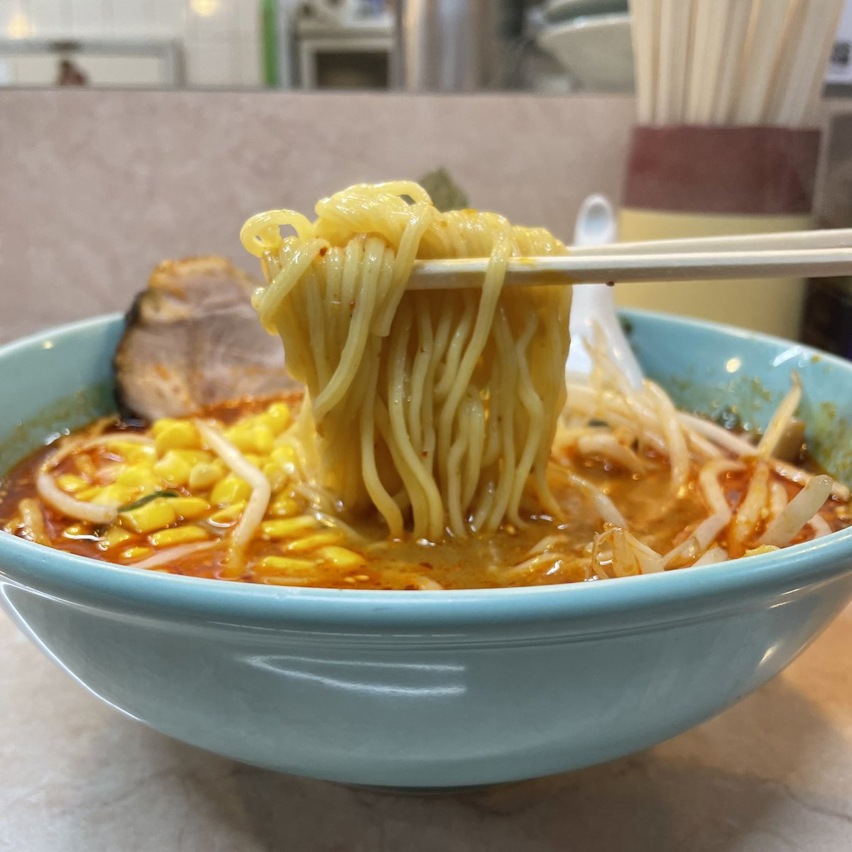 kymskf2's tweet photo. 上大岡駅にある「ラーメン菱和」🍜
味噌からし麺＋半炒飯✨
最高のセットが美味すぎます🙋🏽‍♂️
#横浜 #上大岡 #菱和 #ラーメン https://t.co/8EcTc2WsJD