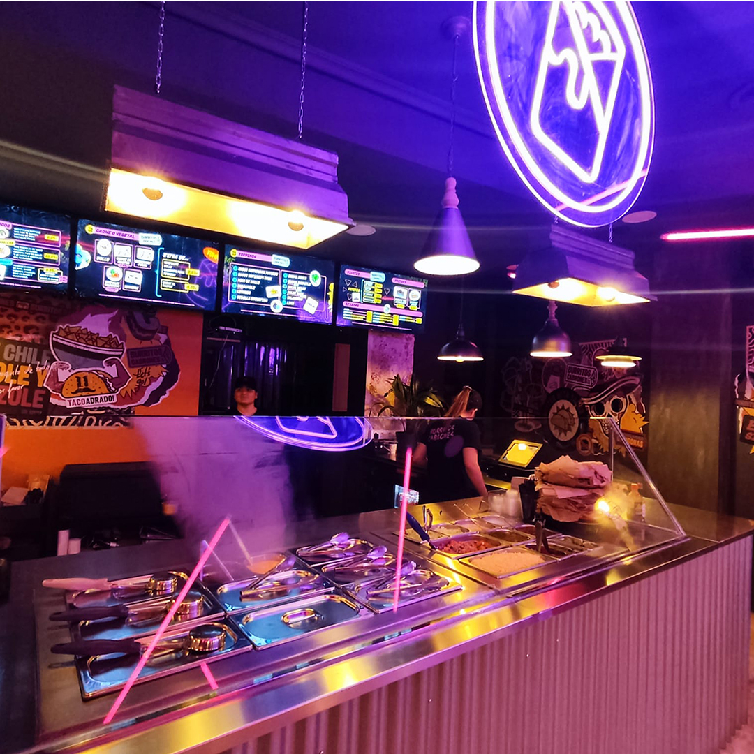 Nuevo proyecto para Burritos Cabrones junto a Juan Collazo Design con el rediseño del interior del local. Un proyecto divertido, de comida Mexicana y con un punto gamberro que tanto me gusta. Un placer colaborar con todo el equipo. Espero que os guste. 😘