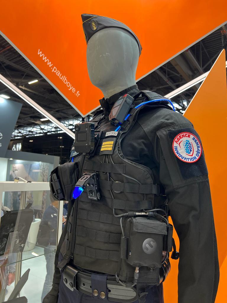 PeterJonesILG's tweet photo. We've had a great week at @Milipol_Paris catching up with customers. It's brilliant to see our #KlickFast products on such a range of #TacticalGear &amp; #PublicSafety uniforms at the event. We're previewing an exciting NEW product range, so visit stand B093 for a first look! https://t.co/1wK4fe1fxb