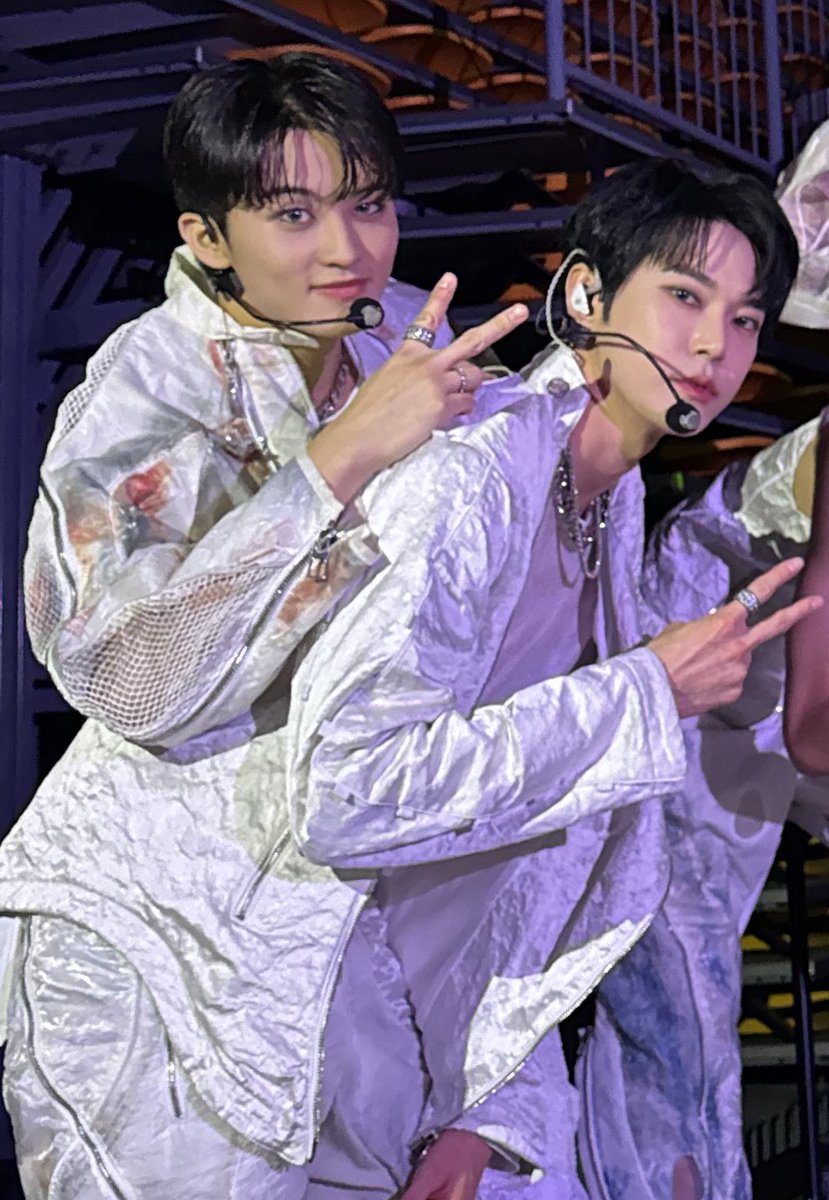 markdoalltime's tweet photo. 🐯🐰
#맠도 #MARKDO #마크 #MARK #도영 #DOYOUNG https://t.co/vVpz2WFzEb