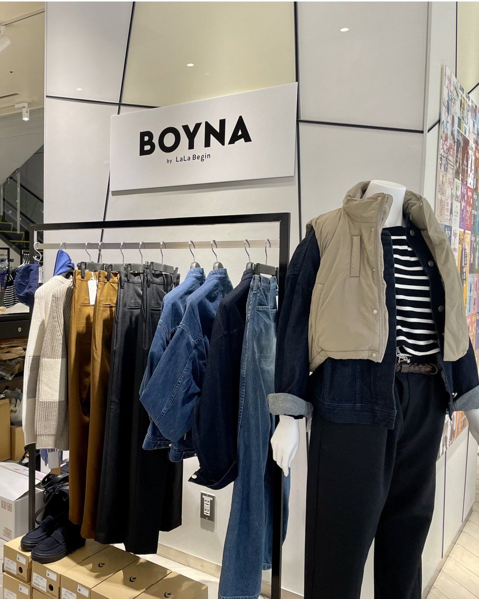 Beginmagazine's tweet photo. Begin Market & BOYNA(LaLa Begin)の初の2誌合同POP-UPストアが渋谷スクランブルスクエアにて今月21(木)まで開催��!
#begin #beginmarket #lalabegin #boyna #shibuya #渋谷スクランブル https://t.co/PpXLoKaMIr