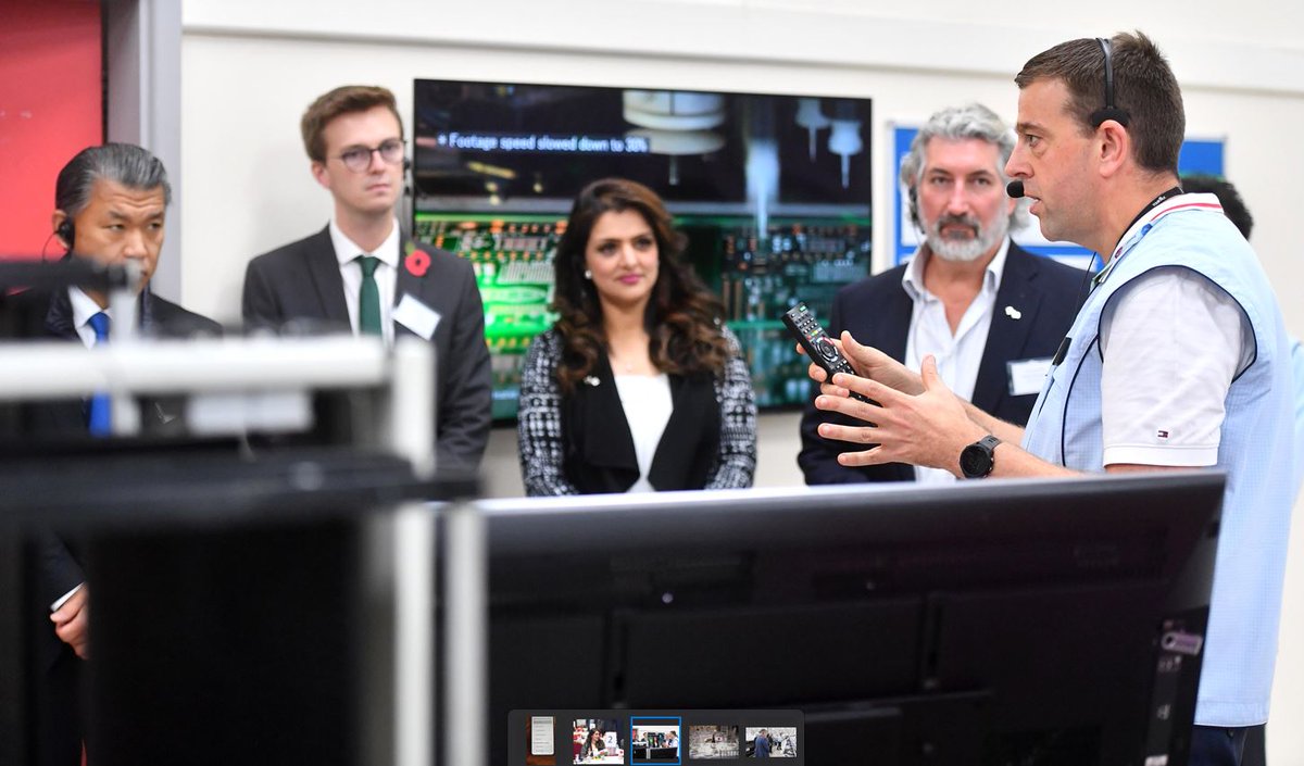 natasghar's tweet image. 🇯🇵  🏴󠁧󠁢󠁷󠁬󠁳󠁿 Wonderful to celebrate 50 years of #Japanese businesses in #Wales at a special event recently.

🤝 Great to meet so many fantastic people and catch a glimpse of @Sony&apos;s impressive Pencoed factory.

🥂 Huge thanks to @SonyUKTEC for hosting. Here&apos;s to the next 50 years!