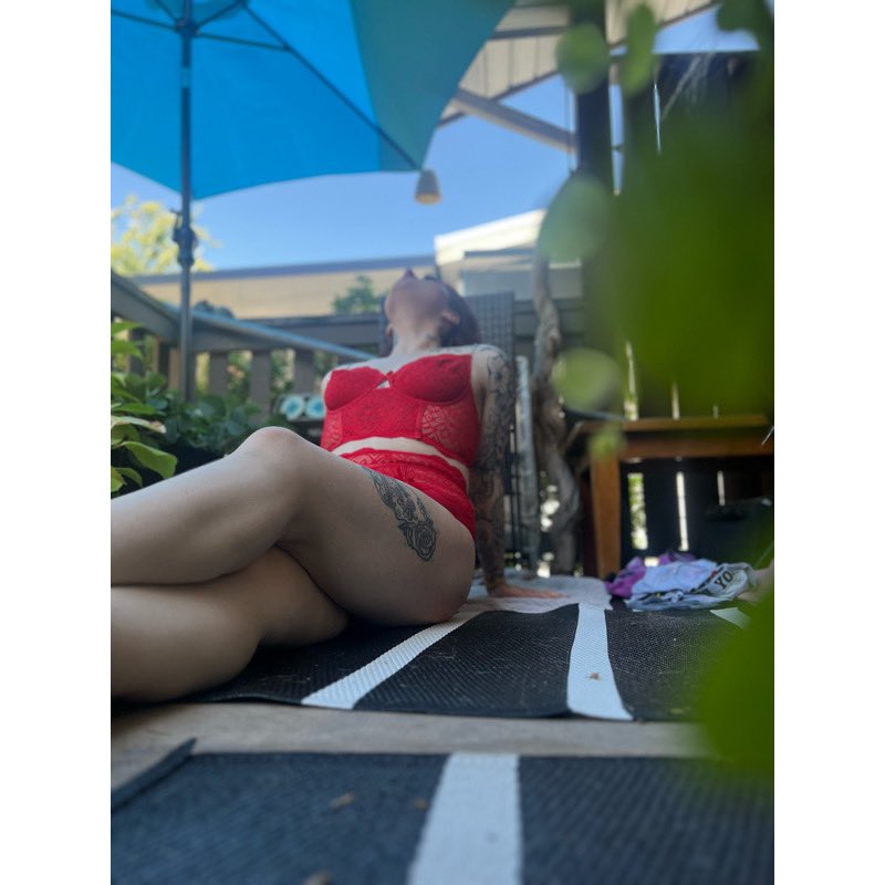 Divine604's tweet photo. Lost a little weight and became a dominatrix 😘 Back &amp; Better https://t.co/9oNZKvXyIj