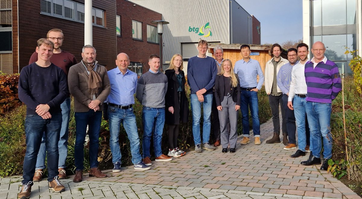 SmartCHP2020's tweet image. 😮Today is the last ever SmartCHP meeting!

Here in Enschede 🇳🇱 partners have been able to see (and hear!) the #SmartCHP prototype unit, producing sustainable heat &amp;amp; power from #pyrolysis oil. What an achievement!

Thanks to @btgworld &amp;amp; all partners for the nice collaboration!