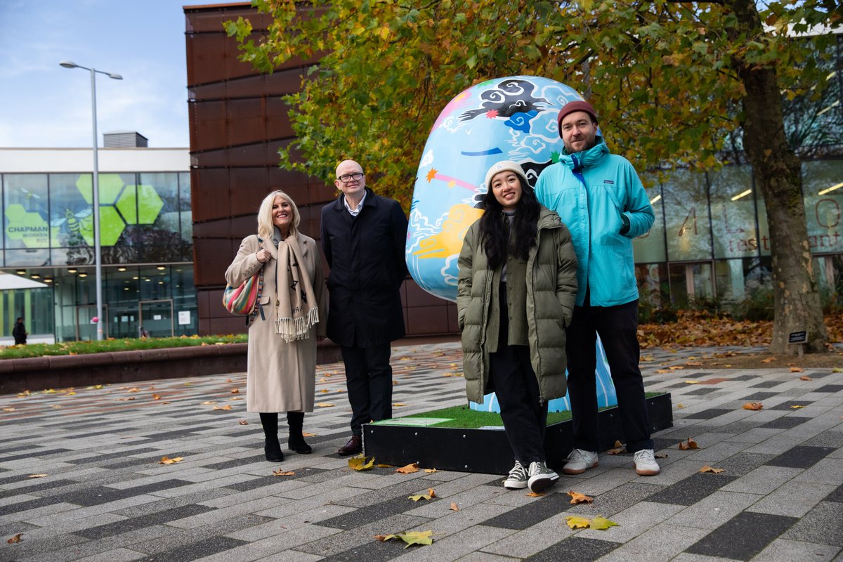 We are excited to welcome 'Embrace' to campus .The project aims raise awareness for Mental Health Support services in #Greatermanchester 👏 Thank you to @wildinart and @WeAreWillow for bringing this brilliant piece to our campus. Find out more: ow.ly/1va950Q8G82