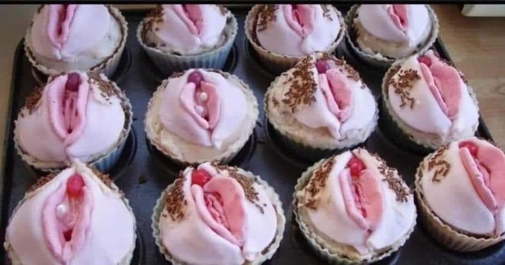ziekenverzorger's tweet image. Nu iedereen in de ban is van de &quot;crompouce&quot;.
Hierbij vanaf nu &quot;de flamouce&quot;
🙂🙂🙂 😂 #crompouce #terugvolgvrijdag