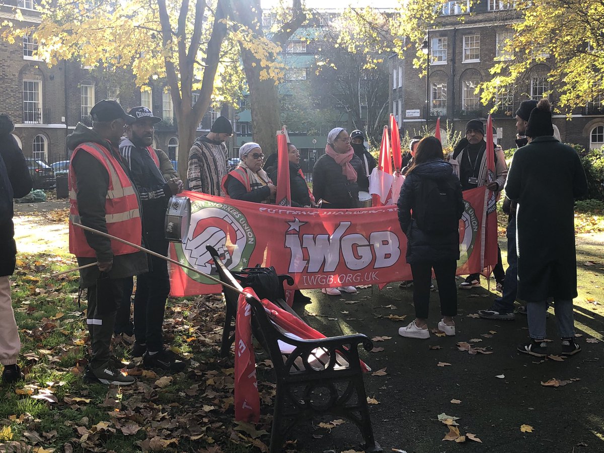 After finishing their shifts just a few hours ago, night cleaners are back on campus at City University to expose the shocking campaign of victimisation they’re facing at the hands of cowboy subcontractor Julius Rutherfoord @CityUniLondon @J_Rutherfoord