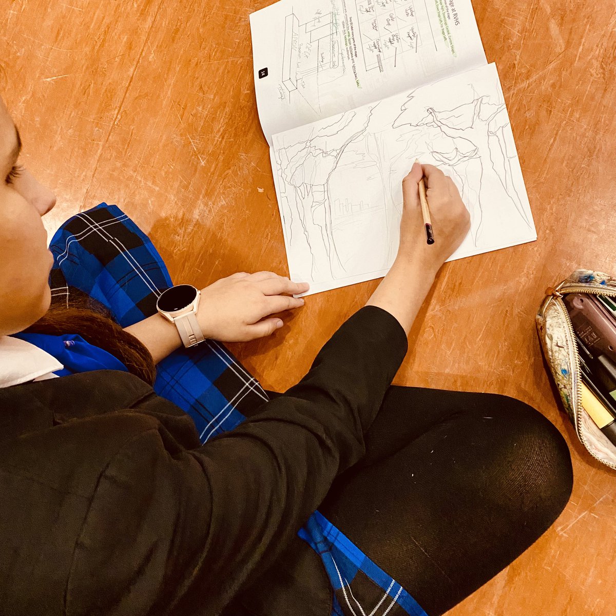 RodingDrama's tweet image. Y9s this week have begun creating set design model boxes for Dennis Kelly’s DNA. Olivia is working on a highly detailed backcloth for the scene in the woods. @RodingValleyHS #TeamDrama