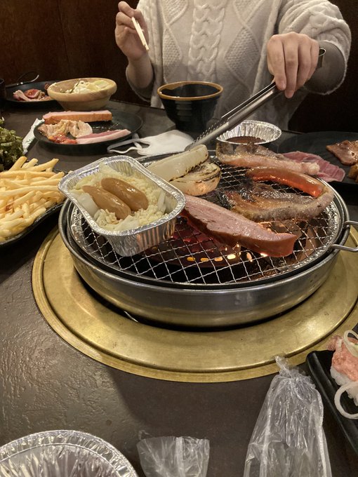 サムギョプサルを食べるの会!
5人全然食べれないのに...食べ放題だ!ひゃっほー! 