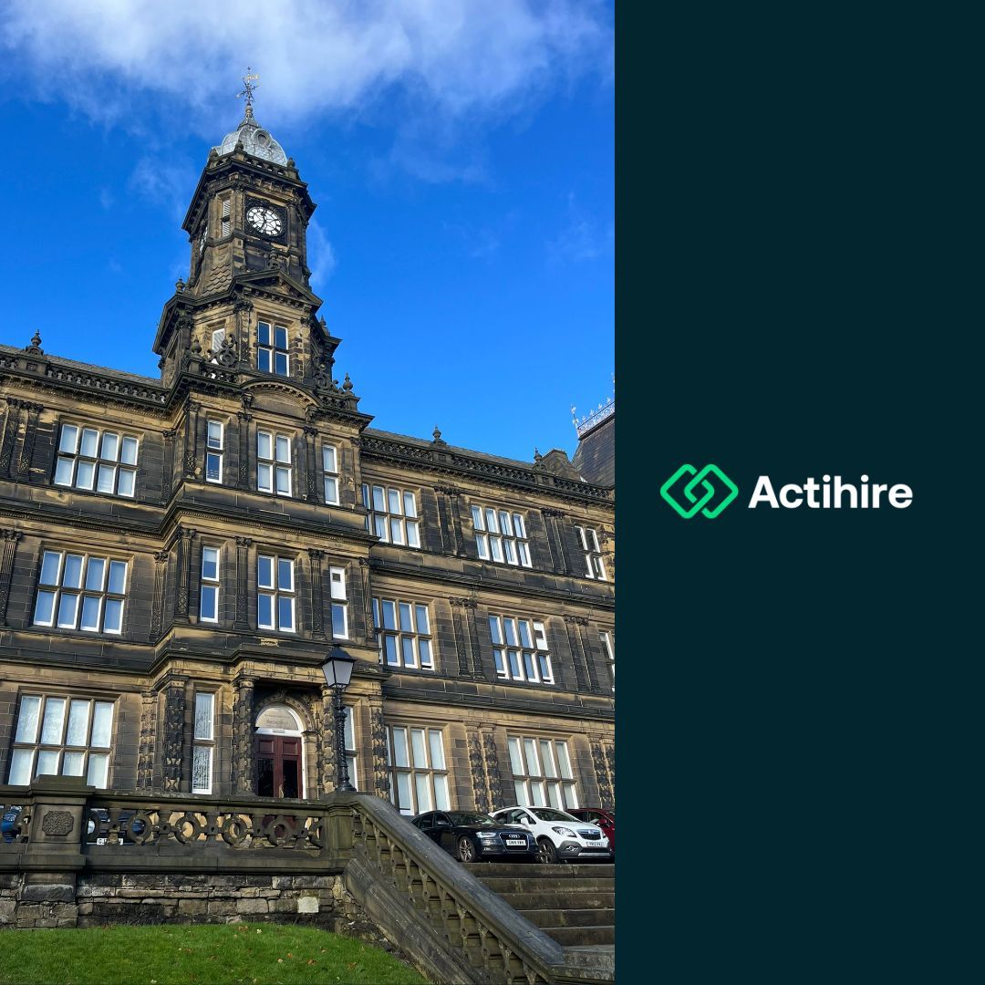 What a photo snapped by our Operations team out on their travels at the amazing Crossly Heath School in #Halifax last week 📸 🌞 ❤️ Book the amazing spaces at this Actihire partner school today by visiting actihire.org.uk/the-crossley-h…