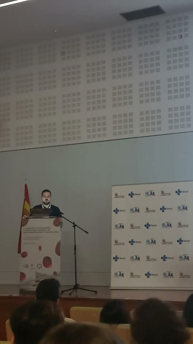 EnferMatilla's tweet photo. Último día de las I Jornadas de Enfermería Castellano y Leonesa de Oncohematología y Trasfusión, contando con la presencia de @perdidueblog hablando sobre Redes Sociales y Hematología https://t.co/ZMYq2jMSo1