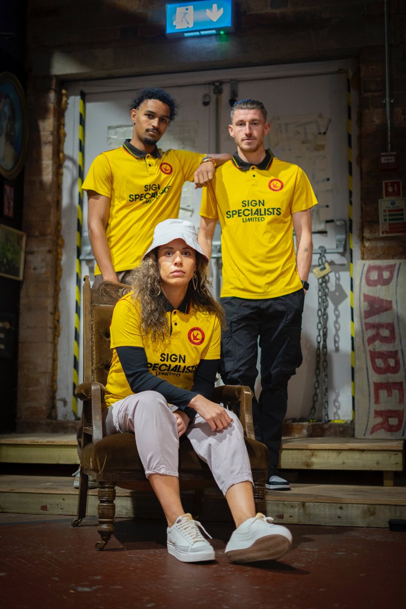 WFCOfficial's tweet image. 👀 Fancy getting your hands on one of these beauties?! 

🟡🟡 We've got a 𝙎𝙈𝘼𝙇𝙇 sign specialists retro shirt to giveaway...all you have to do is 𝗟𝗜𝗞𝗘 &amp;amp; 𝗥𝗘𝗧𝗪𝗘𝗘𝗧 this &amp;amp; we will pick a winner early next week

👍 Good luck #Saddlers fans!