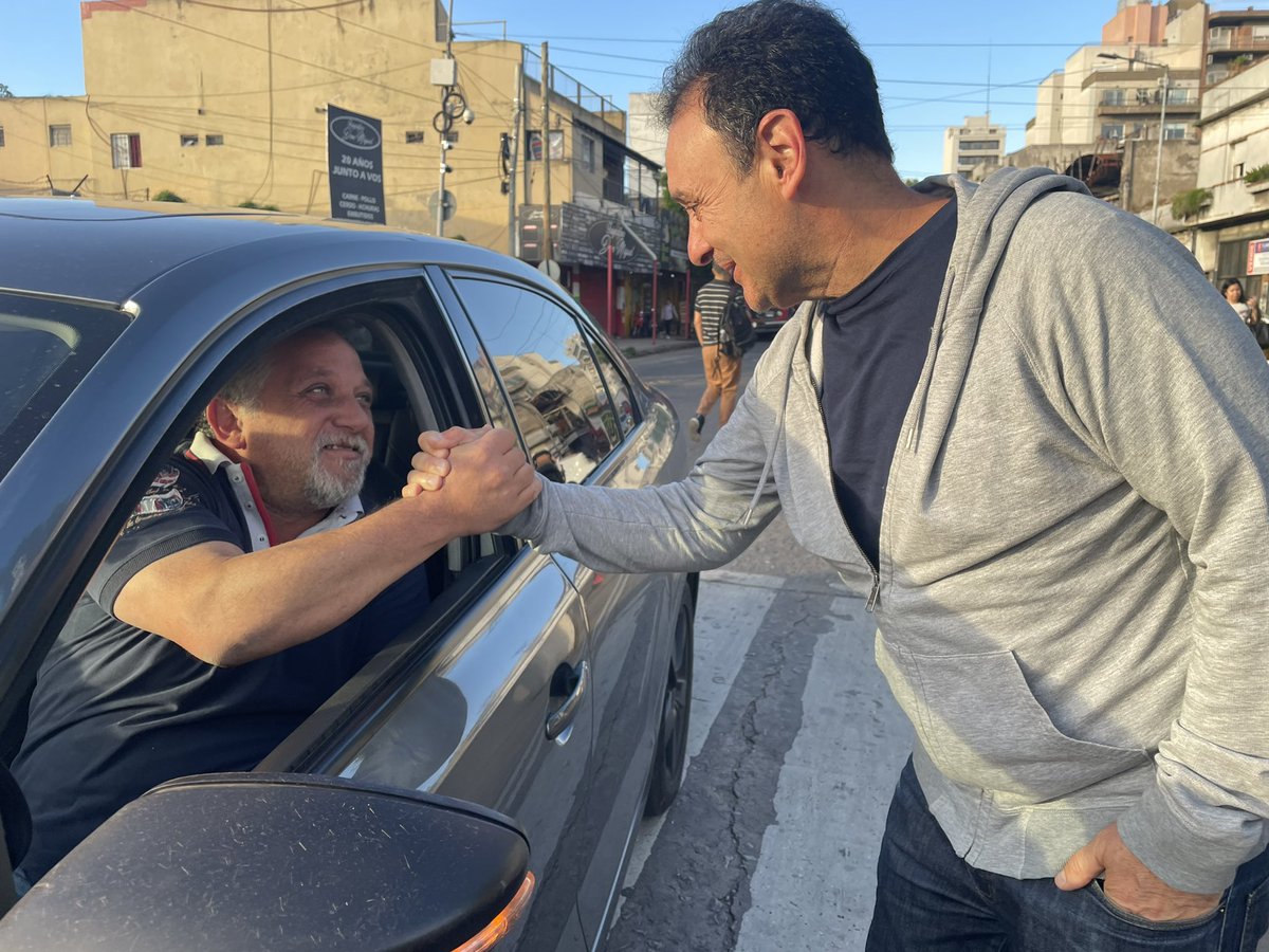 DiegoPerrella's tweet photo. Desde las 6am estamos con @gkatopodis y @fmoreiraok en la Estación de San Martin, aprovechando los últimos minutos de campaña para hablar hasta con el último vecino y vecina de nuestra ciudad.

¡@SergioMassa va a ser nuestro próximo presidente y la Argentina va a salir adelante! https://t.co/mTFEAI0uXu