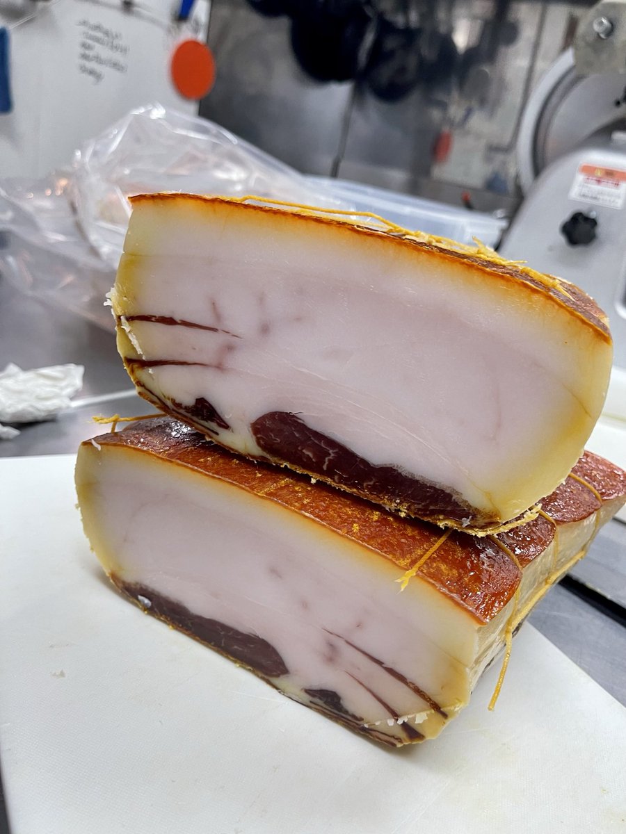 DarthBacon317's tweet photo. ベーコンバージャパンはこの度、Bacon Bar Japan合同会社になりました！
そこで、私達は日本語を母国語とする方で、レストランビジネスを運営し、新店舗のオープンや小売商品、近い将来には店長として私をサポートしてくれる管理職の方を探しています！
興味のある方は、お気軽にご連絡ください！ https://t.co/MhEjOCL1Db