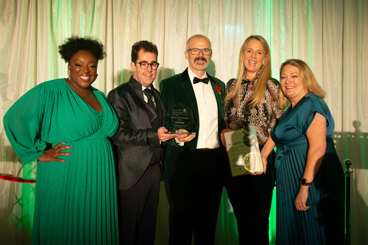 Congratulations to Home Counties Carers winning Home Care Provider of the Year at The Surrey Care Awards 2023 last week! The Team (middle) recieve their award with celebrity host Judi Love, sponsor CareLineLive & SCA CEO Nicola McLeish (right) #celebratingimpact @theloopsurrey