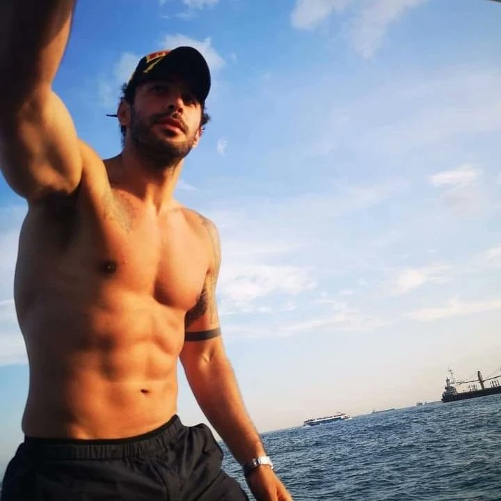 MartaFe54789724's tweet photo. Buenos días chicas a vivir este viernes como casi finde ya con ganas, las abrazo 🤗 😊 🇦🇷❤️🌞 https://t.co/3WbQeLbw1Q