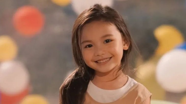 KJArchersOFC's tweet photo. Again, hands down to Viva for choosing Dani Zee to portray Avrielle Haven. We are just so happy that this beautiful baby girl has a huge resemblance to Krissha and Jerome

SSA OFFICIAL TRAILER 

#KrisshaViaje | #JeromePonce
#DaniZee | #SafeSkiesArcher
#SSA3DaysToGo https://t.co/5JLoSGpVPm