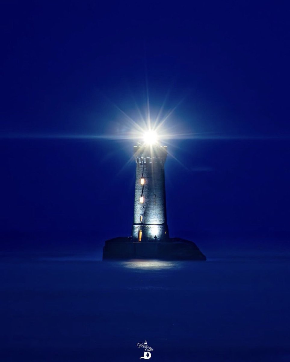 BreizhWeCan's tweet photo. Inspire
Expire
Respire
C'est la minute bretonne 💙
#MagnifiqueBretagne #lefour #phare
© @Ronansenan https://t.co/SwtfeZ8f3t
