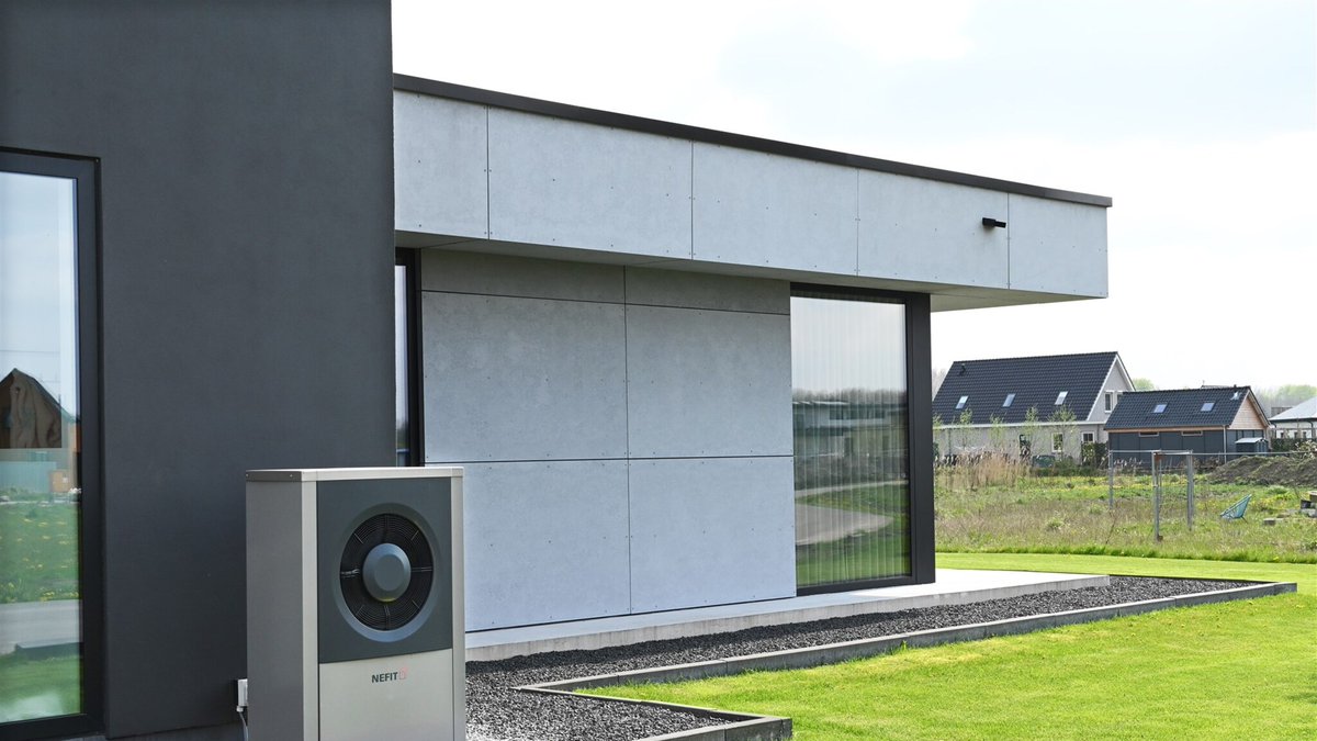 De nieuwste volledige warmtepompen kunnen tot 75 graden verwarmen. Zijn ze daarmee ook geschikt voor oudere huizen? Ja, zeggen <a href="/LarsBoelen/">Lars Boelen (@larsboelen.bsky.social)</a> &amp; <a href="/schimmpie/">Patrick Schimmel 🔥</a>. Hybride is zelfs een 'onnodige tussenstap'. 

"Je moet wel met de woning aan de slag." #isoleren

rtlnieuws.nl/nieuws/nederla…