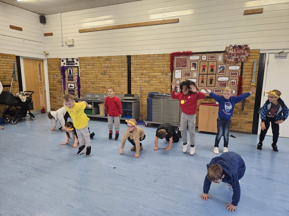 MaundeneSchool's tweet photo. Year 2 children have completed 1200 bear-pees, in their PE lesson today, for Children In Need #robins #blackbirds #childreninneed #bearpees https://t.co/pAdKPOa9yY