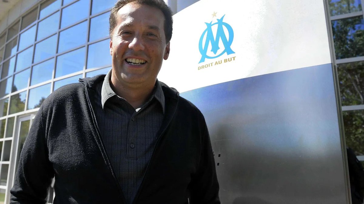 jfperes's tweet image. ⚫️ Très peiné d’apprendre le décès à Dakar d’Henri Stambouli à seulement  62 ans. Grand pro, chic type, très attachant, malicieux et solaire. Pensées à Benjamin et sa famille, Marc Libbra et ses amis, et tous ceux qui l’appréciaient #TeamOM 🙏 Hommage ce soir 20h sur @Europe1