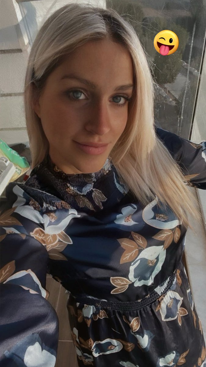 perlamadonnas's tweet photo. Te Mando na braciola ai ferri e pure un bicchiere di vino 🍷 … se mi retwitti tutt’a haaaaa😜😋🤣🤣🤣🤣🤣🤣 https://t.co/8ZDHrVnmpI