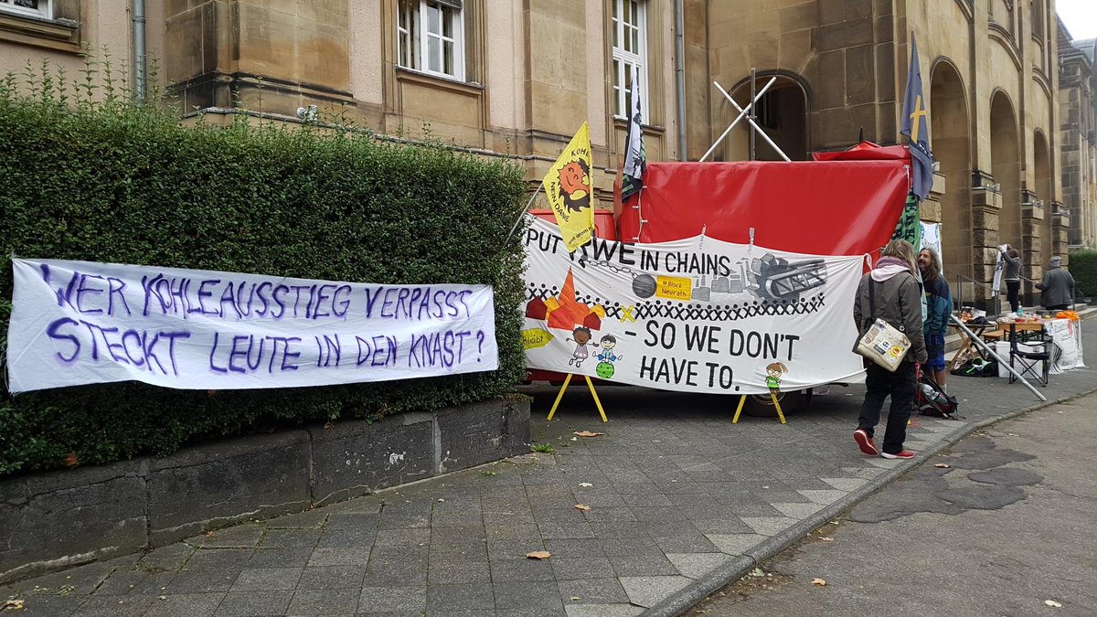 MaWaLuetzerath's tweet image. Berufungsprozess gegen Aktivisti von #BlockNeurath geht weiter am Landgericht Mönchengladbach.