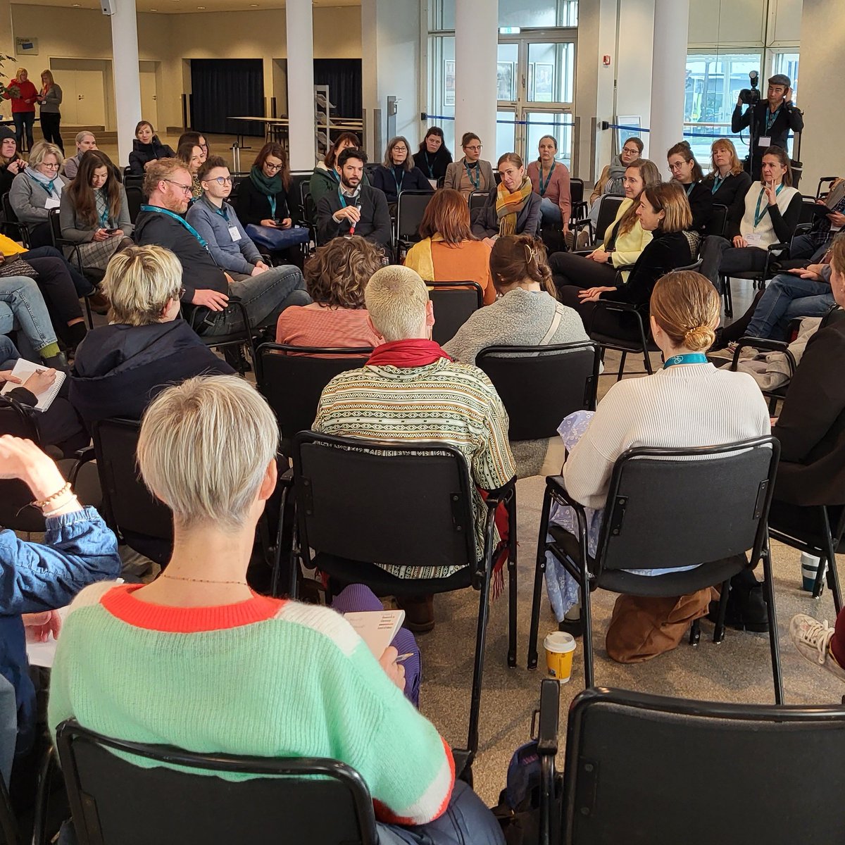 bib_bund's tweet photo. Aus der Wissenschaft in den öffentlichen Diskurs: Wie umgehen mit missverständlicher oder abwertend wahrgenommener #Fachsprache in der #Wisskomm? Darüber diskutieren wir heute intensiv bei der #fwk23, moderiert durch Henning Krause @helmholtz_de und Katja Patzwaldt @bib_bund. https://t.co/rH4R7R2ntY