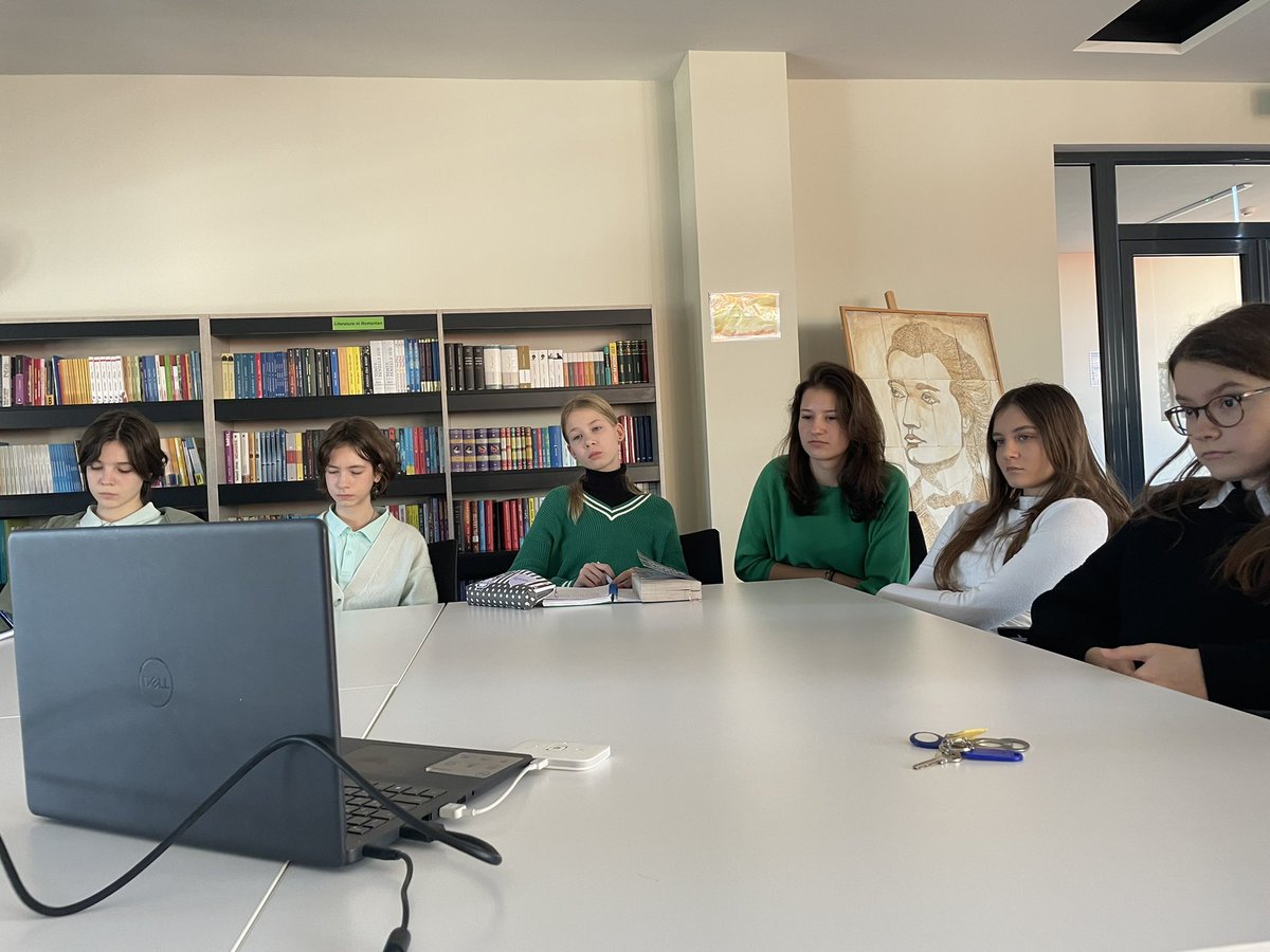 Tatianapopab's tweet image. Day 5 of #IEW2023. To crown our International Education Week, our Student Council spoke to  Daniel Mapatac at WCIA about involvement opportunities for our young people at @HIS_Moldova! 
Many thanks, Daniel &amp;amp; @CWVYS!
#connectedschools #connectedbylearning @his_global 🏴󠁧󠁢󠁷󠁬󠁳󠁿