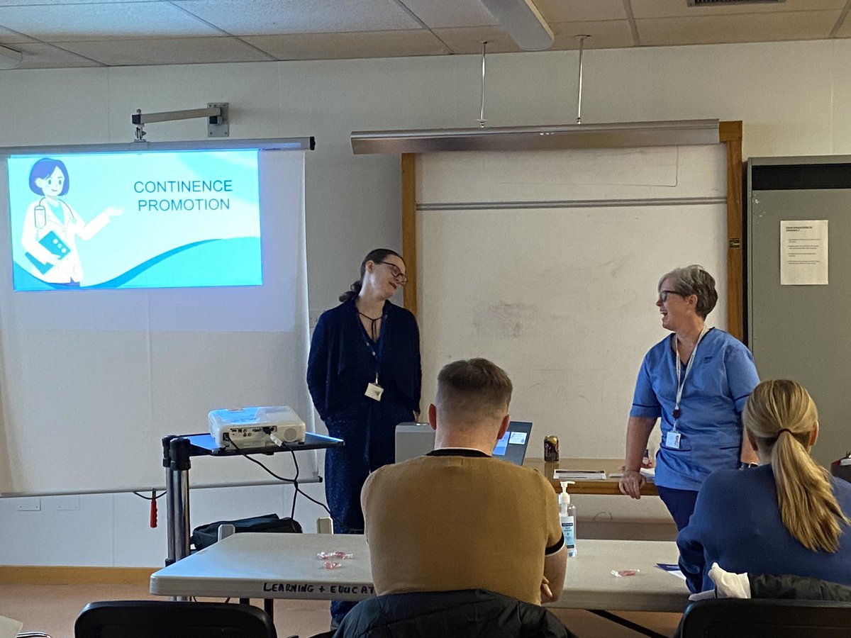 ShonaNYB's tweet photo. Happy Friday- a brilliant start to our HCSW Day-Delivering Safe Care💛Simple Steps to Reducing Falls #ClydeSector @NHSGGC @laura_dyane @LornaLoudon @denise181078 #foodfirst #continencecare https://t.co/Jrrf3q21iW
