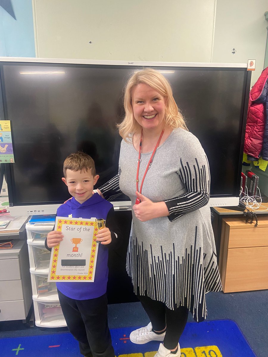 MissSwanSPS's tweet photo. Congratulations to L for our new star of the month! He showed excellent effort and determination this month! Well done! 🐸🐸 https://t.co/IQu94b9v6s