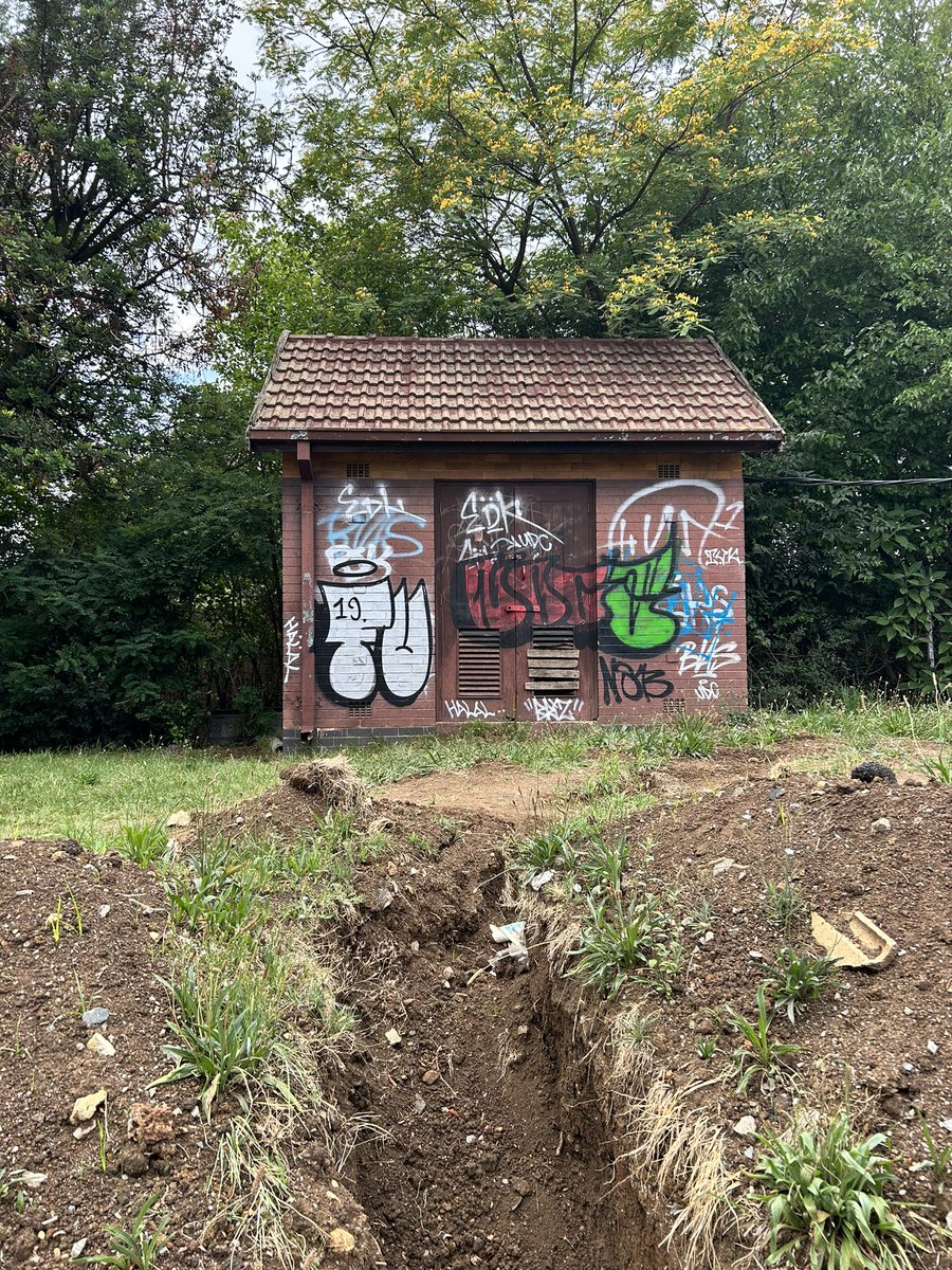 markmountain's tweet photo. @juakk2016 @CityPowerJhb @DAWard88 Not a soul in sight…when will this be attended to @CityPowerJhb???? https://t.co/efy0DSnymB