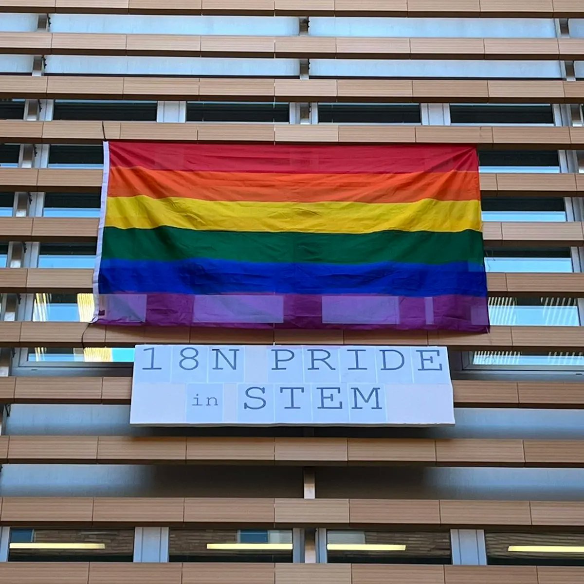 IRBLleida_Info's tweet photo. L'#IRBLleida se suma al 18N Pride in STEM🏳️🌈 amb la visibilització d'aquesta commemoració i un panell informatiu amb les 10 mesures de PRISMA on el personal de l'IRBLleida pot deixar els seus missatges
#prideinstem #prideinstemday #lgbtqstemday https://t.co/sputBu1N5M