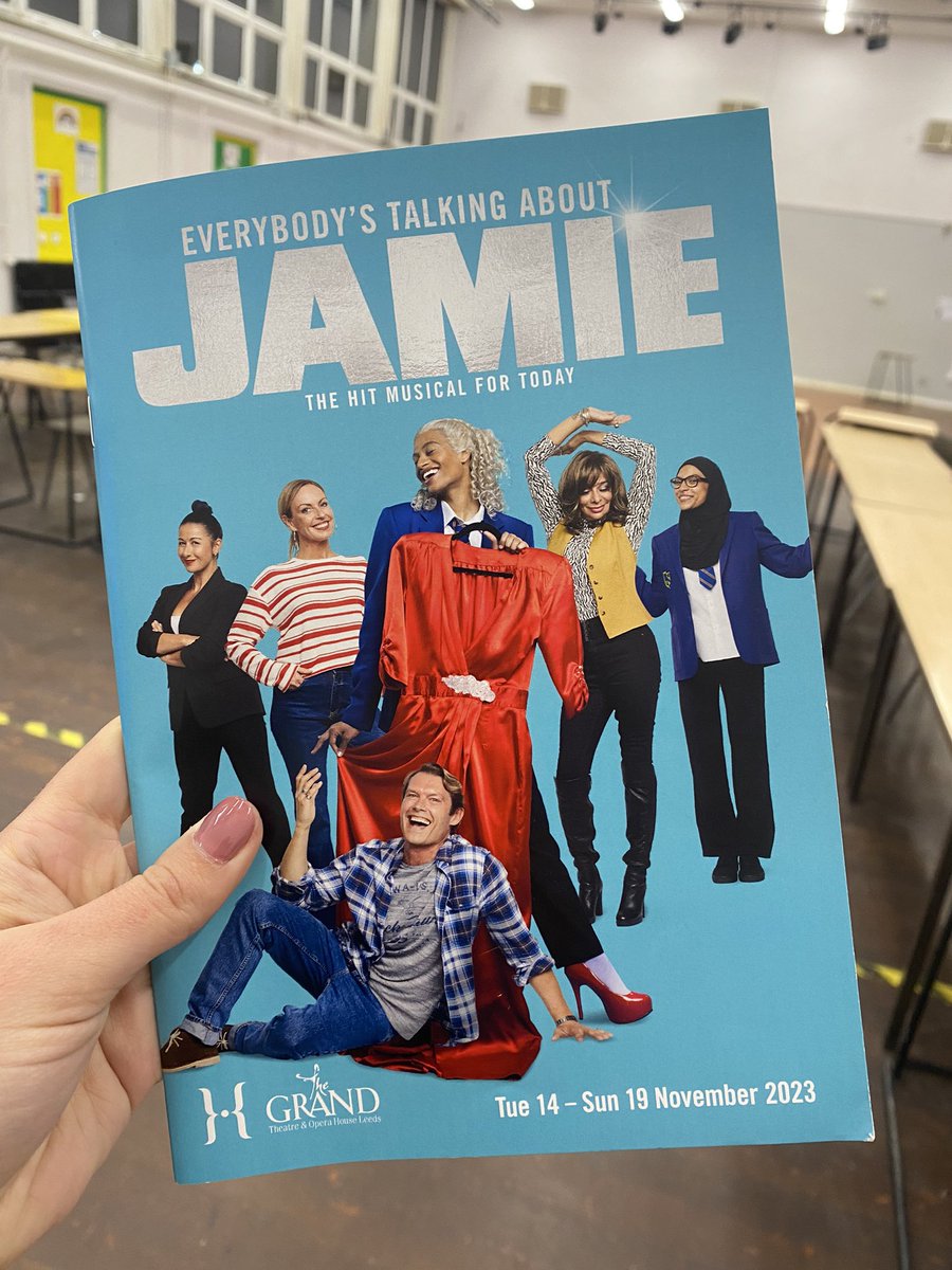 Armthorpe_PA's tweet photo. ‘Miss I can’t believe we actually saw it in real life’ ‘It was just amazing!’ ‘When can we go again?’ Some very happy (and tired) students in school today 😃 @GrandTheatreLS1 @JamieMusical https://t.co/qXYSartTYC