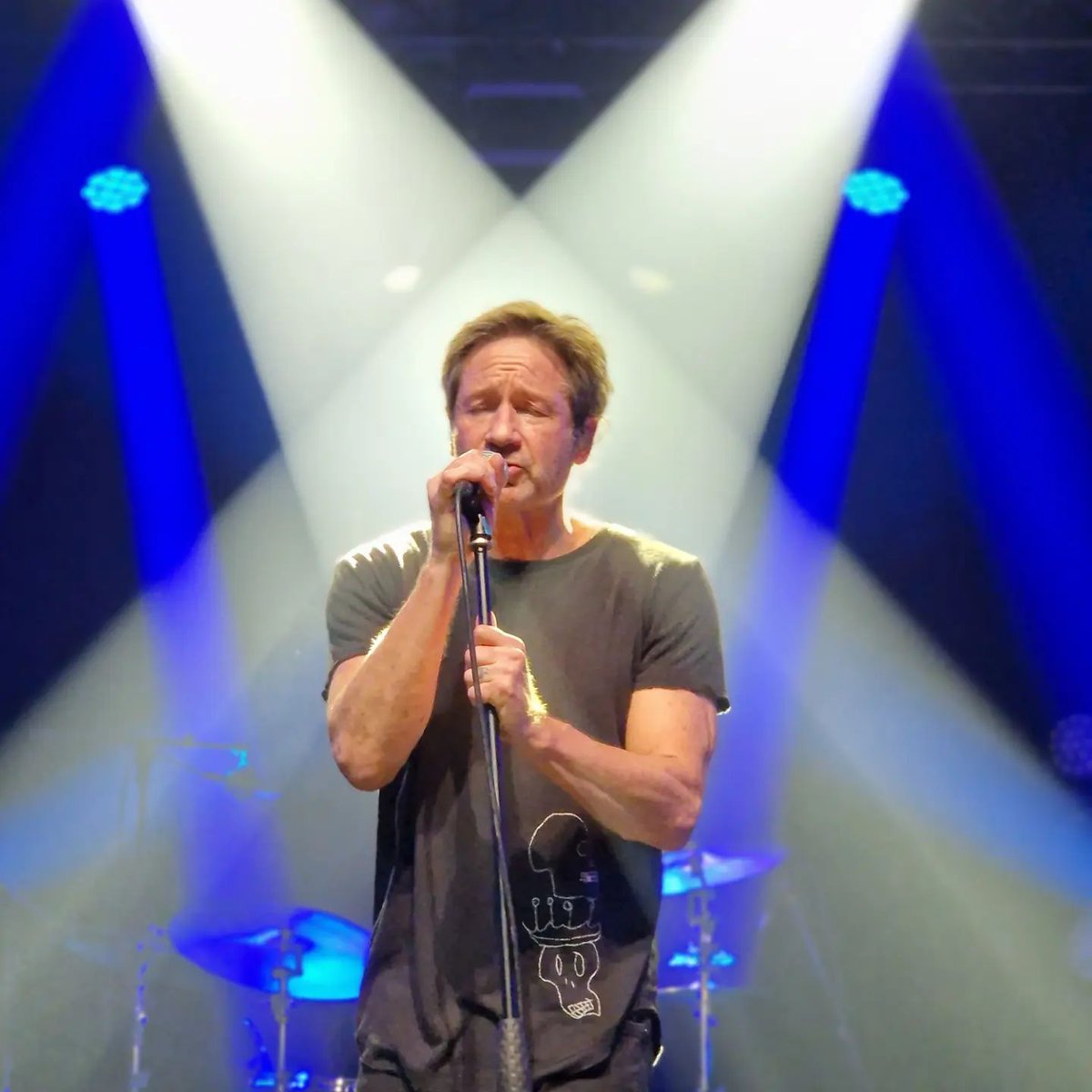 VavieC's tweet photo. Beautiful pics from 
https://t.co/eETsuDiNuj
#ddtour2023
#davidduchovny
#paard https://t.co/IXGtJHDLo7