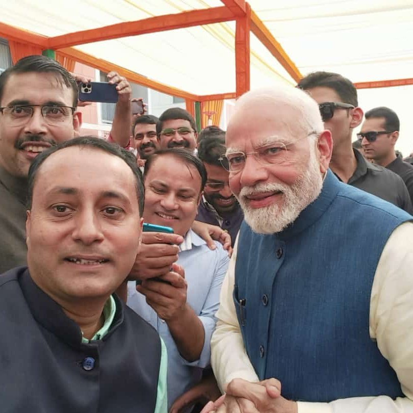 Journalist Saurabh Tiwari tweet media