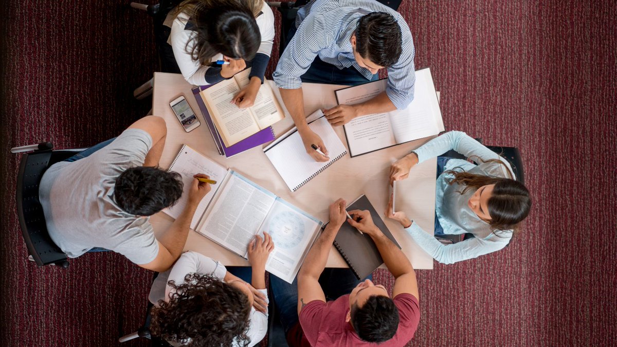 Carers Trust & @MovementToWork are hosting the first-ever Youth Voice Roundtable with some of the UK’s top employers Monday's event will focus on future aspirations and barriers faced when accessing employment More on our work in young carers futures: bit.ly/38KiqP8