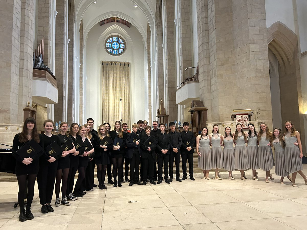 Incredible performances from our senior Performing Artists this week. Yesterday Music and Dance seniors delivered a poignant performance at @GuildCath and A Level @gabbot_drama students are performing today. Go Team PA 🙌🙌